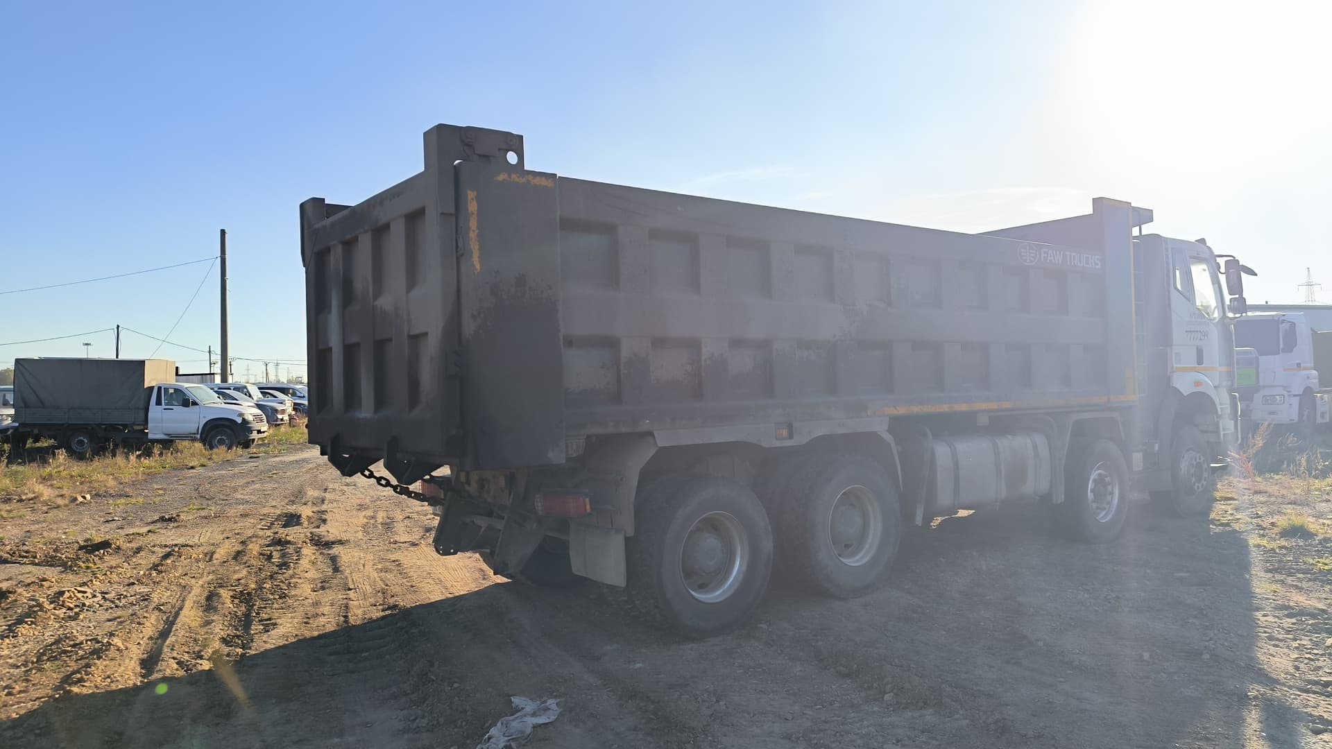 FAW J6 8x4 Самосвал - 3