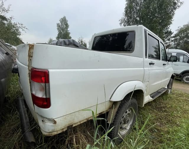 UAZ Pickup - 3