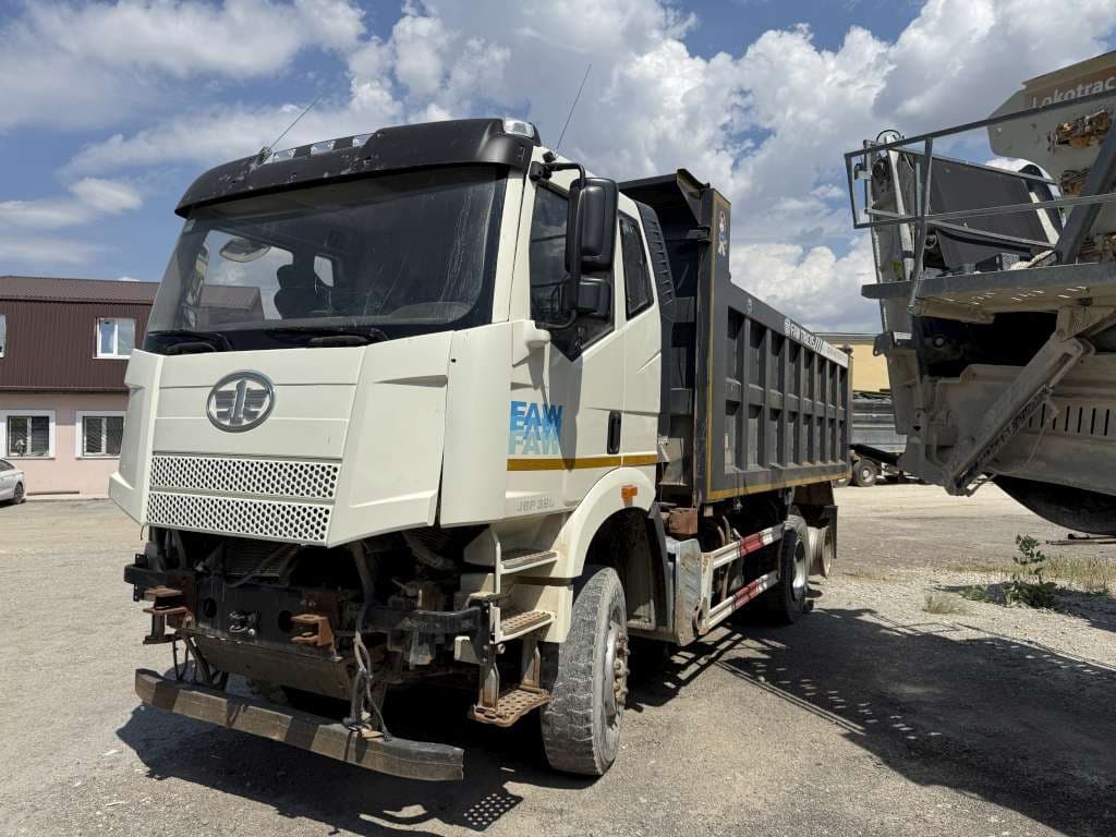 FAW CA 3250 6x4 Самосвал - 1