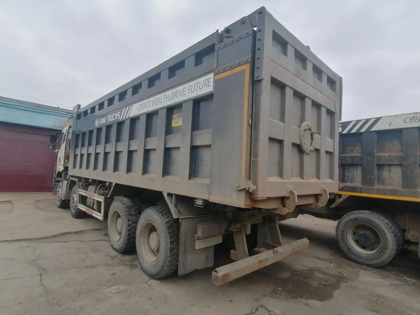 FAW J6 8x4 Самосвал - 4