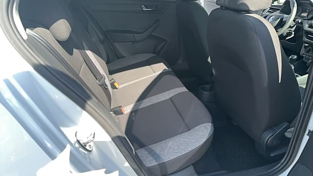 Skoda Rapid - 9