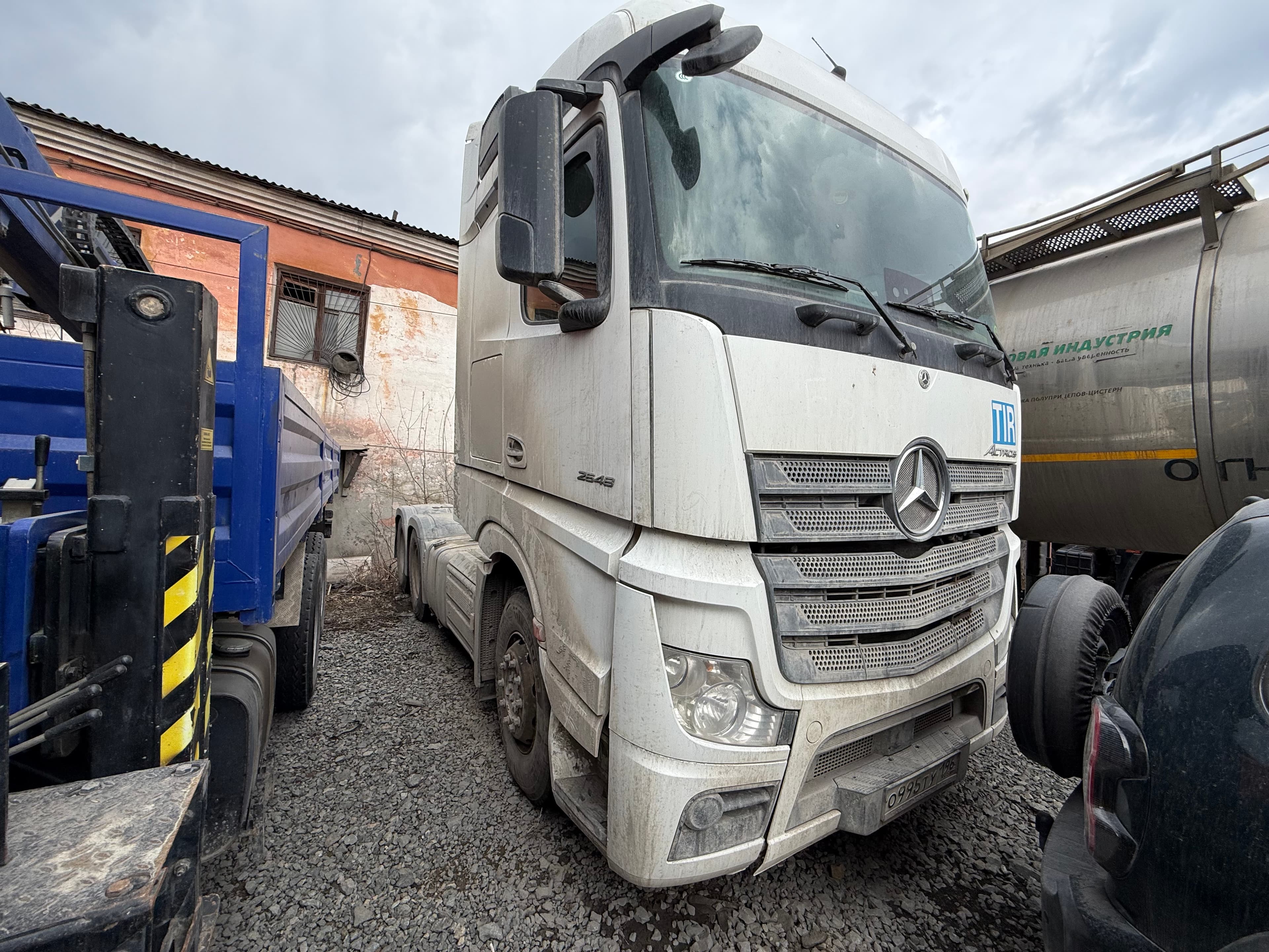 Mercedes-Benz Actros 6x4 Седельный тягач - 2