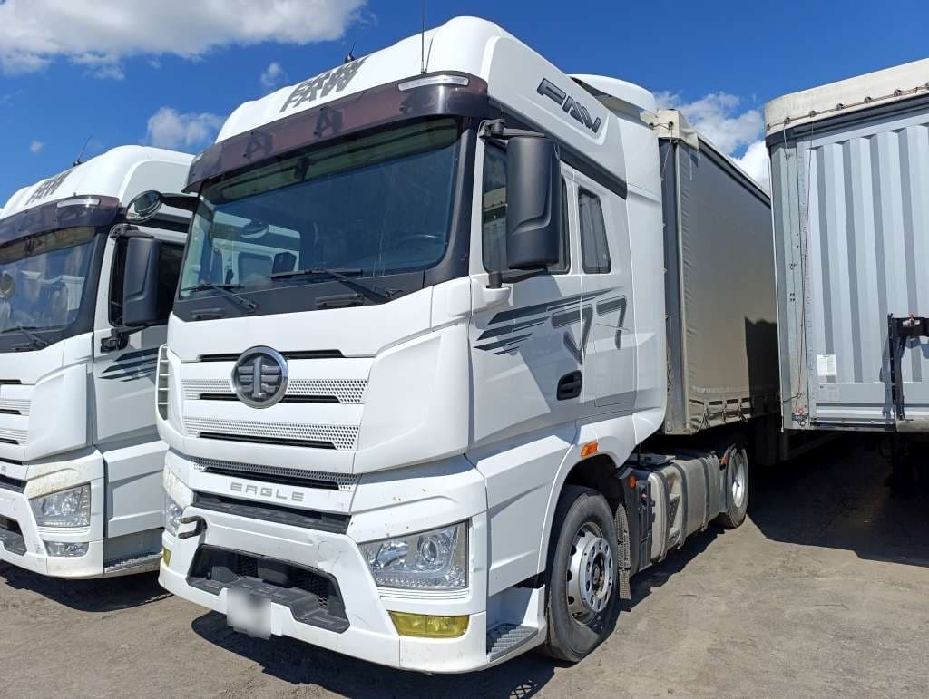FAW J7 4x2 Седельный тягач - 1