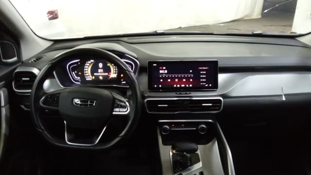 Geely Coolray - 5