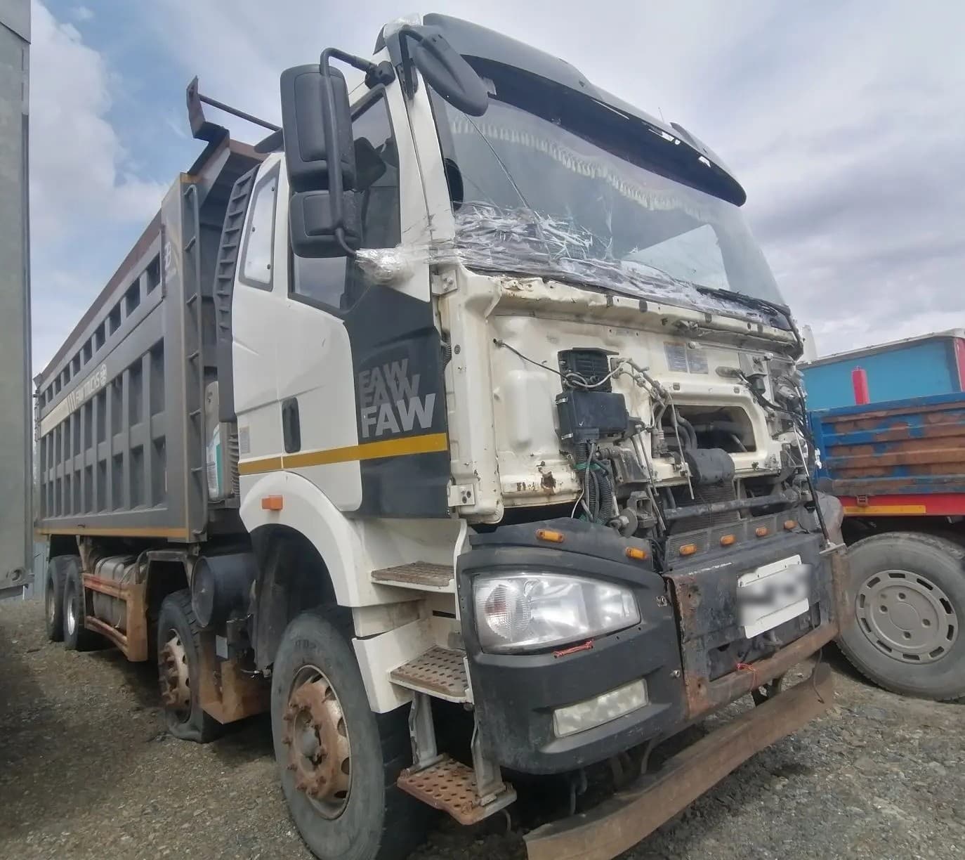FAW J6 8x4 Самосвал - 2