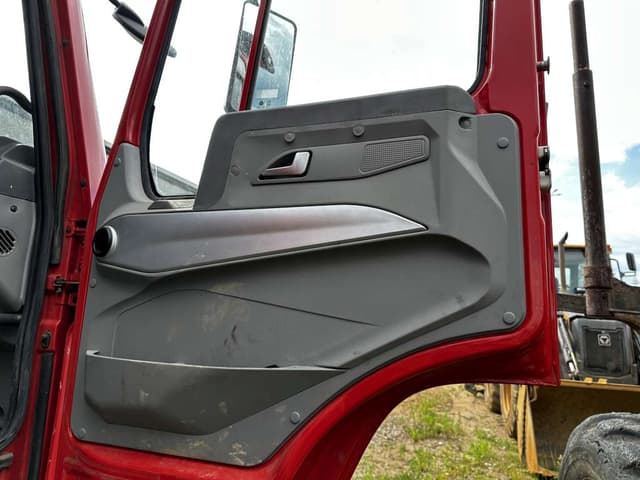 Howo ZZ* 8x4 Самосвал - 6