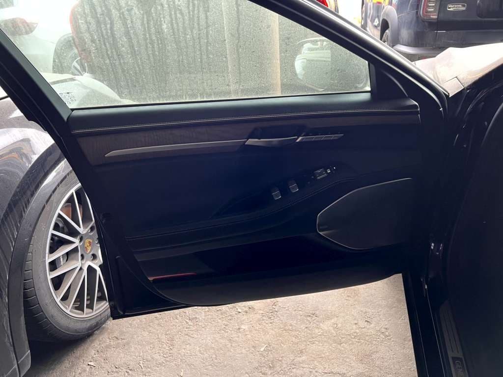Genesis G90L - 8