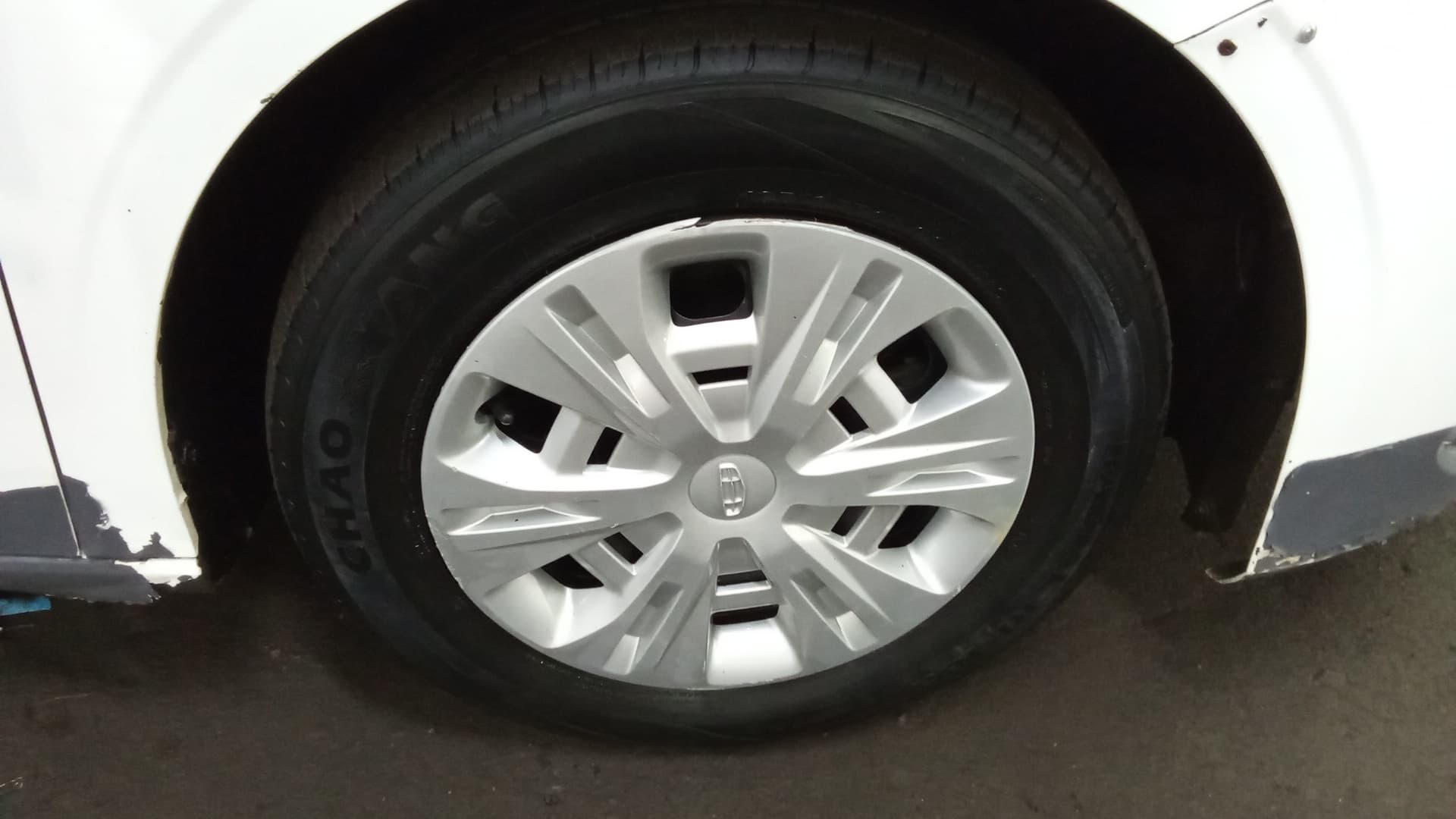 Geely EMGRAND - 10