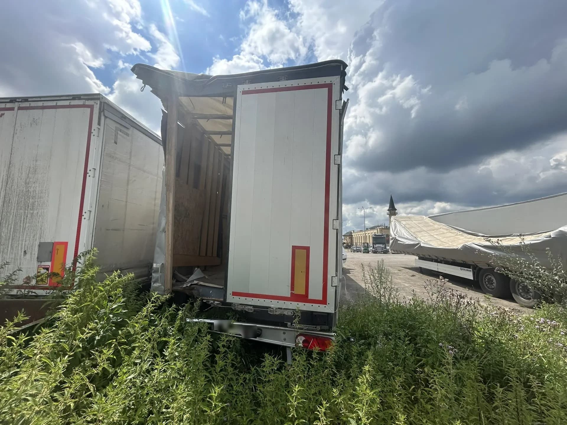 Тонар 97882 Полуприцеп шторный - 2