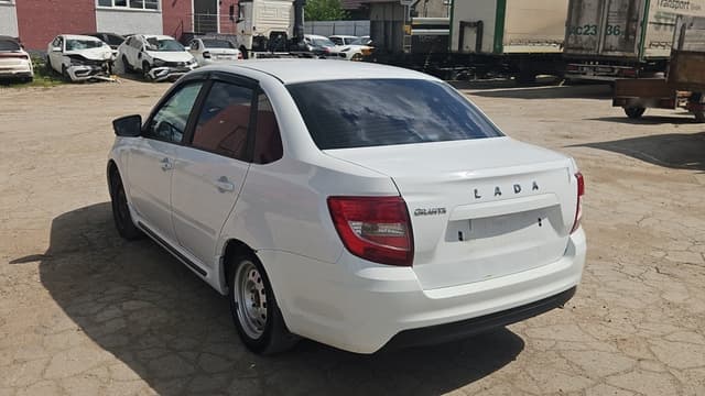 Lada Granta седан - 4