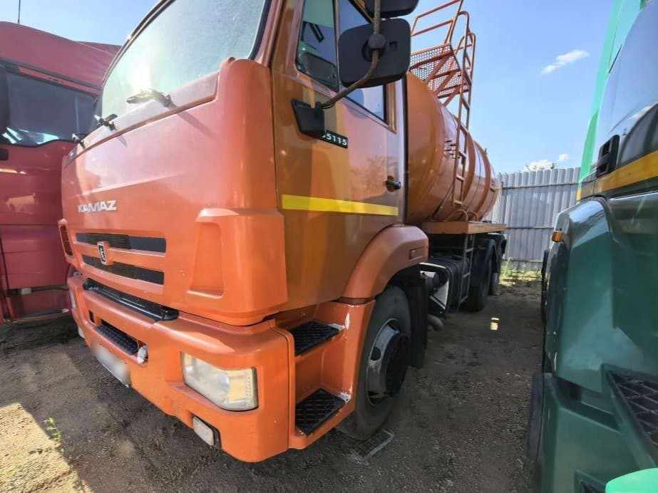 Челябинский Машиностроительный Завод 7074* на шасси КамАЗ 65115 6x4 Вакуумная машина - 1