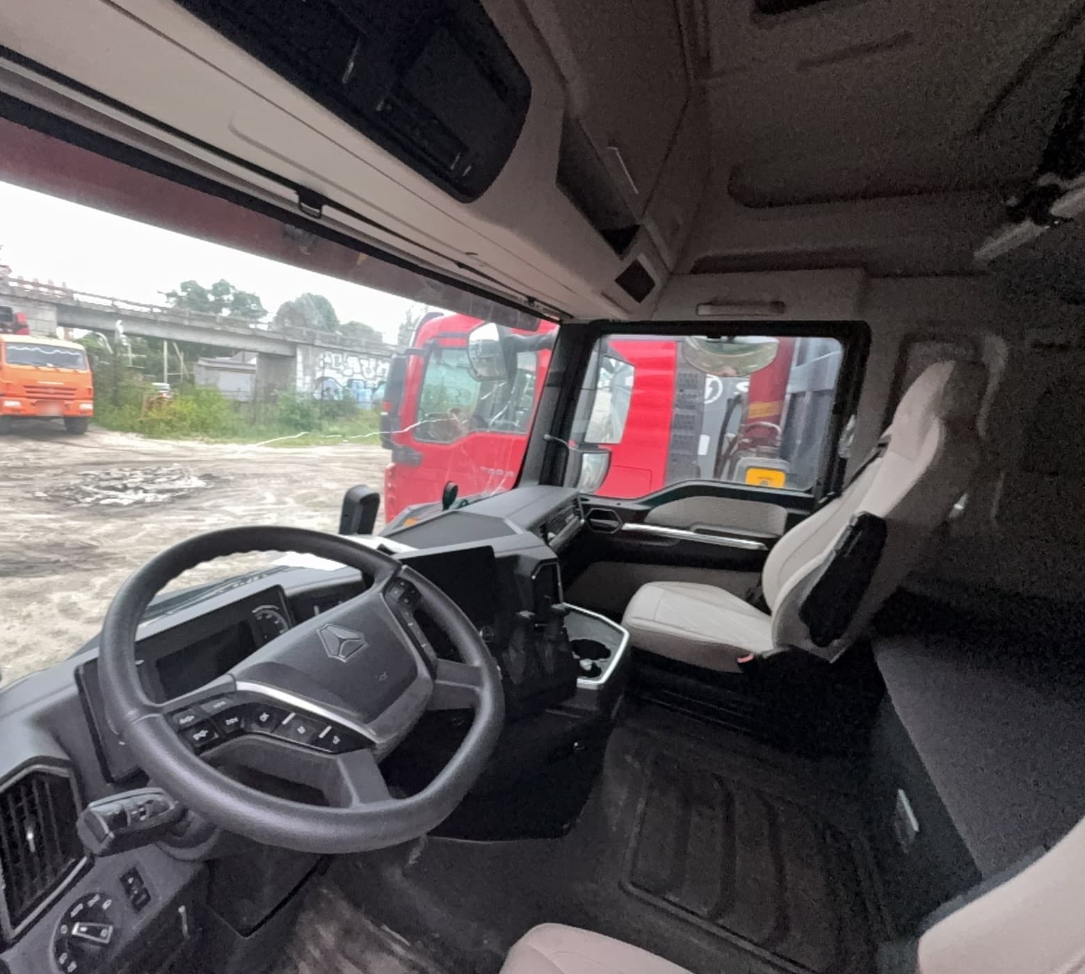 Sitrak C7H 4x2 Седельный тягач - 5