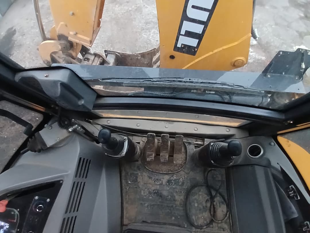 Bull 4SX Экскаватор-погрузчик - 5