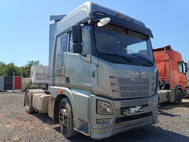 FAW JH6 4x2 Седельный тягач - 2