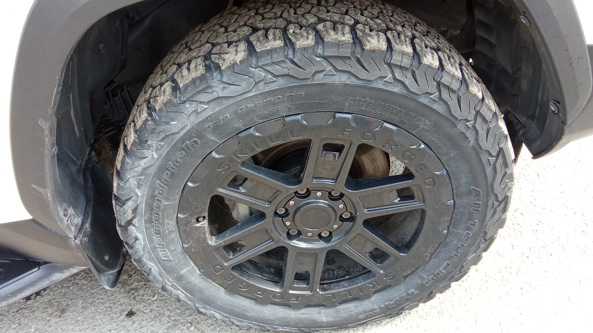 Toyota Land Cruiser 300 - 10