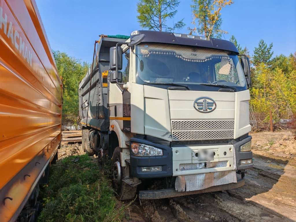 FAW CA 3310 8x4 Самосвал - 2