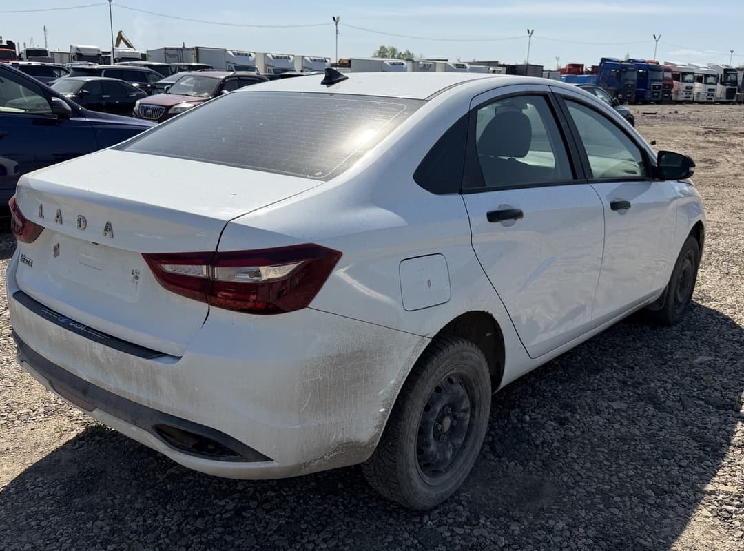 Lada Vesta седан - 3