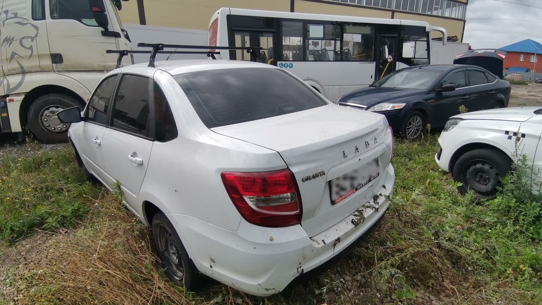 Lada Granta седан - 4