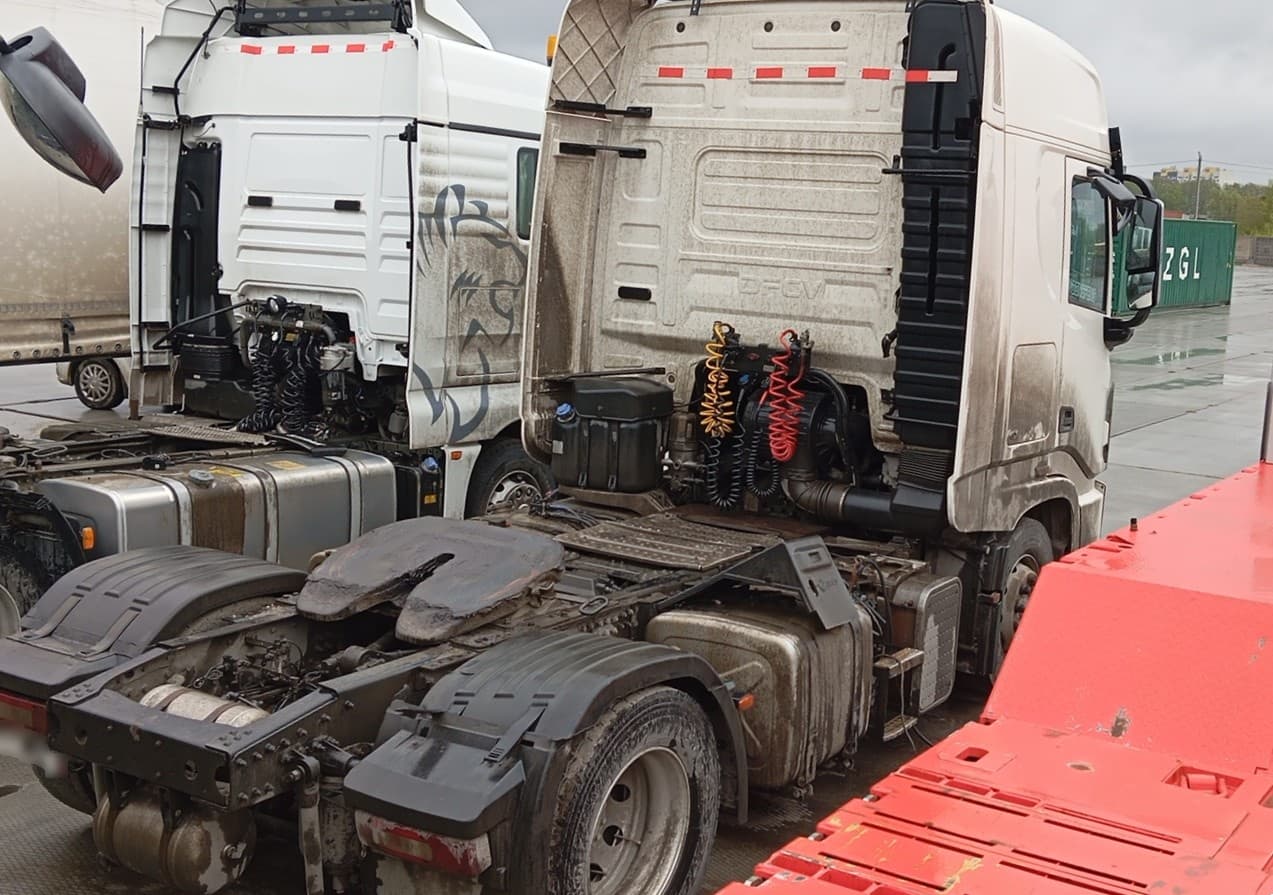 Dongfeng DFH 4x2 Седельный тягач - 3