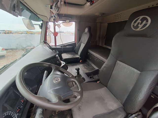 Hongyan 908 8x4 Самосвал - 6