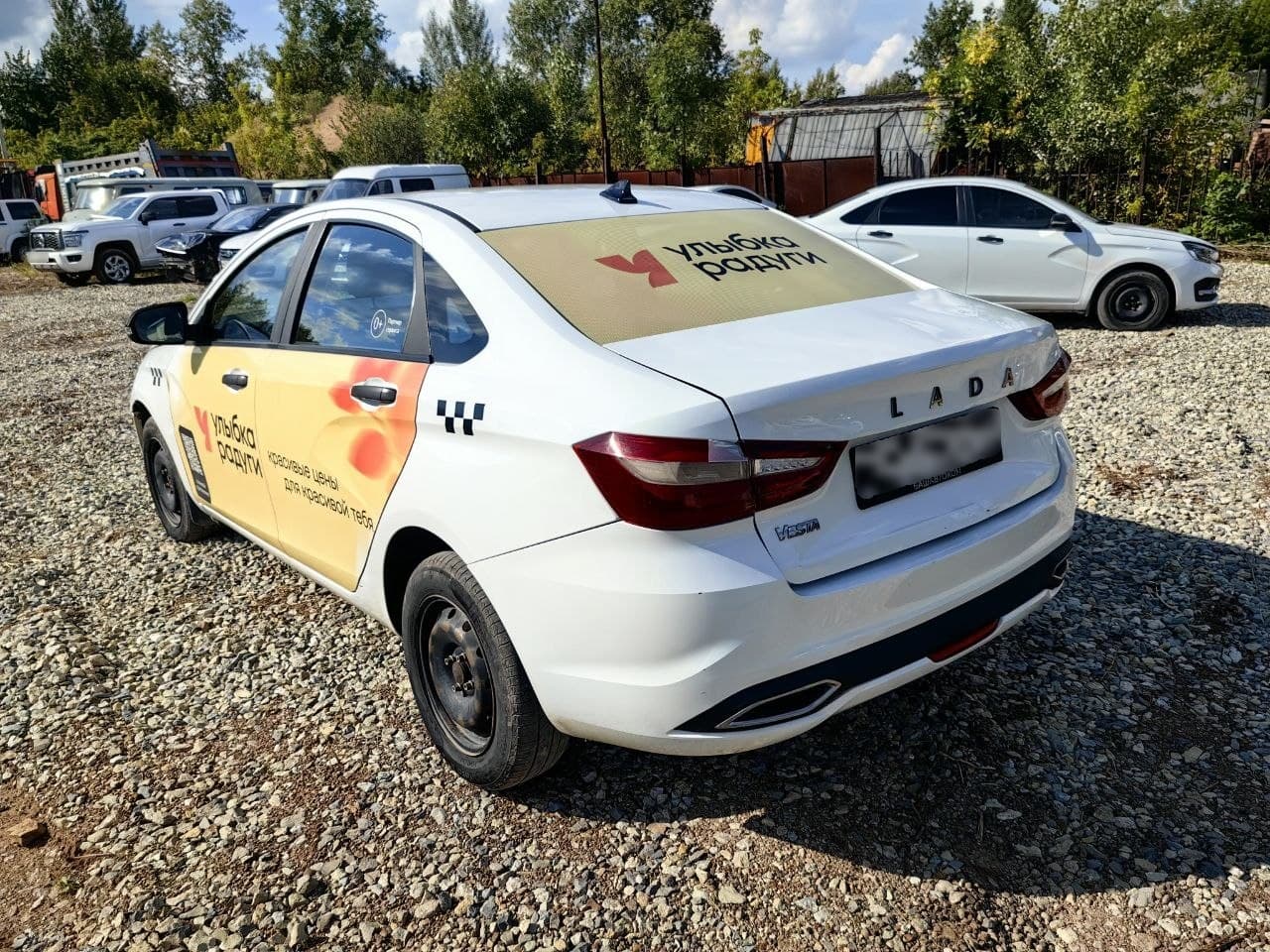 Lada Vesta седан - 4