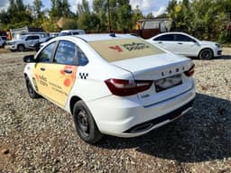 Lada Vesta седан - 4
