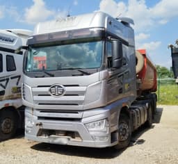 FAW J7 4x2 Седельный тягач - 1