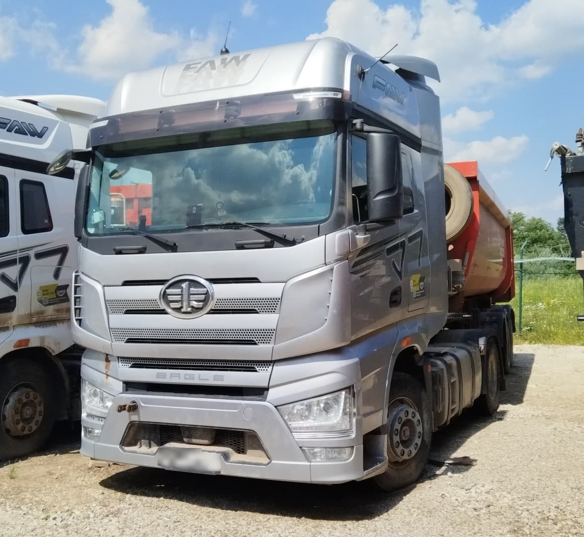 FAW J7 4x2 Седельный тягач - 1