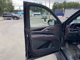 Cadillac Escalade - 8
