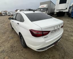 Lada Vesta седан - 4