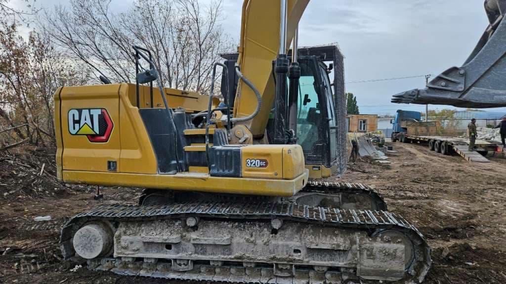 Caterpillar 320 Экскаватор - 2