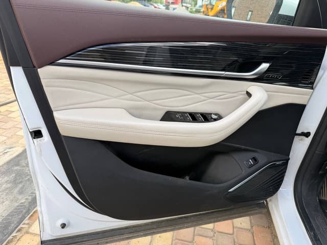 Geely Monjaro - 8