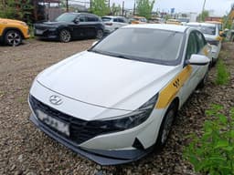 Hyundai Elantra - 1