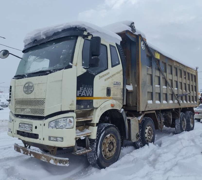 FAW CA 3310 8x4 Самосвал - 1
