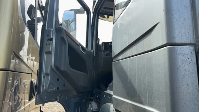Shacman (Shaanxi) SX* 6x6 Седельный тягач - 8