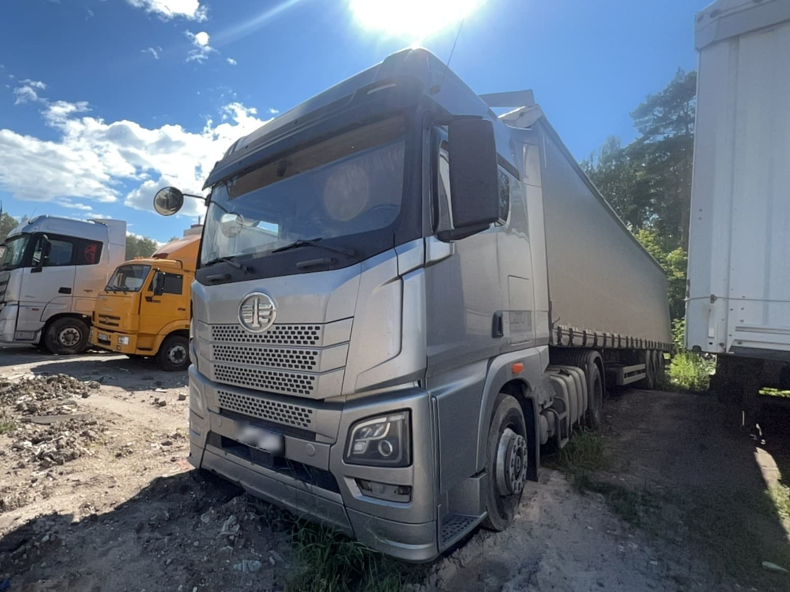 FAW JH6 4x2 Седельный тягач - 1