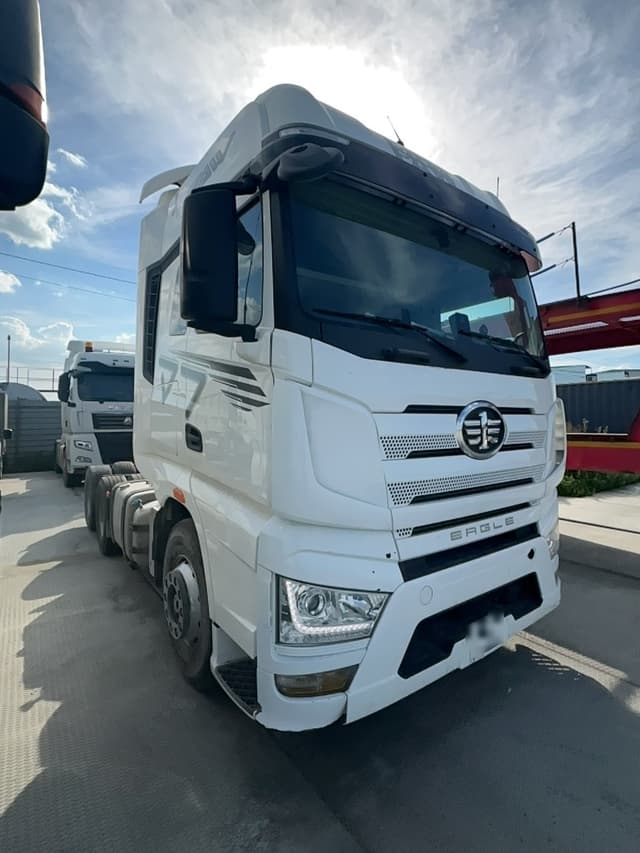FAW CA 4250 6X4 Седельный тягач - 2