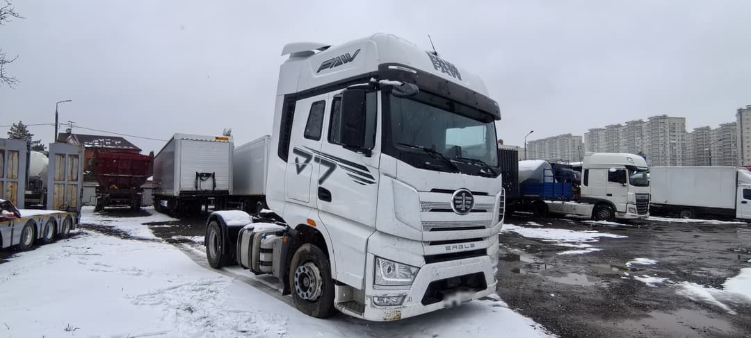 FAW J7 4x2 Седельный тягач - 2