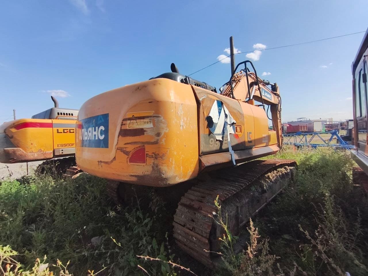 Liugong CLG933 Экскаватор - 3
