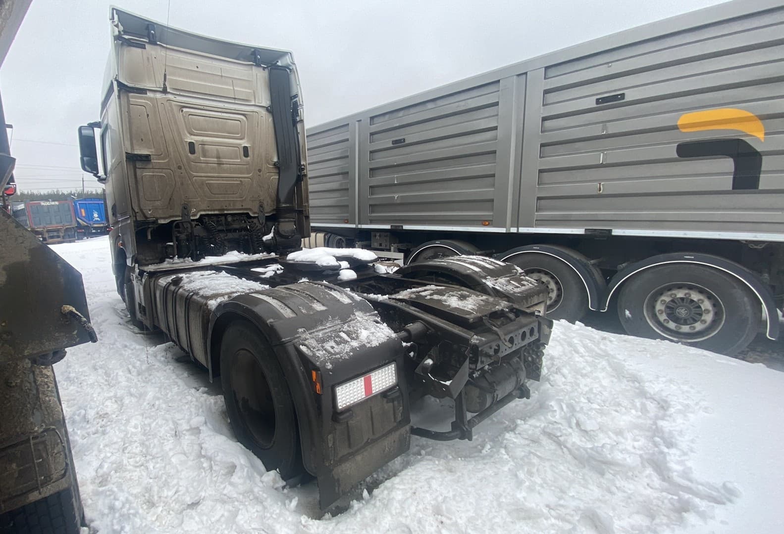 Камаз М1946 4x2 Седельный тягач - 4