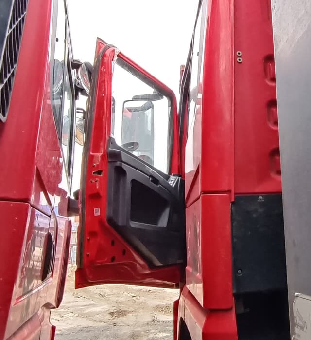 Shacman (Shaanxi) SX* 6x6 Самосвал - 6