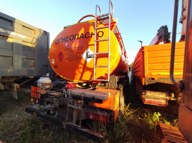 Сеспель 4651* на шасси КамАЗ 65115 6x4 Автотопливозаправщик - 3