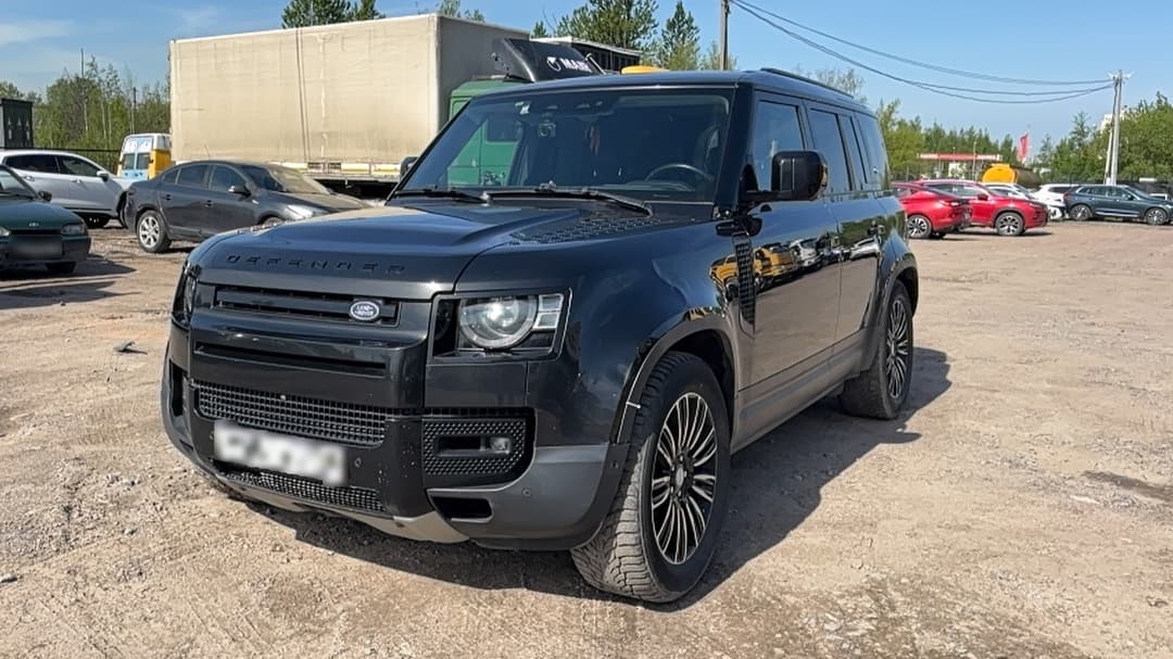 Land Rover Defender 110 - 1