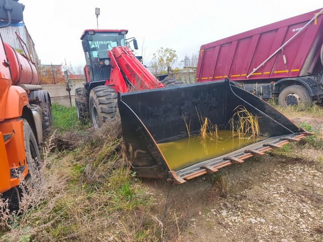 Builder TL40 Телескопический погрузчик - 2