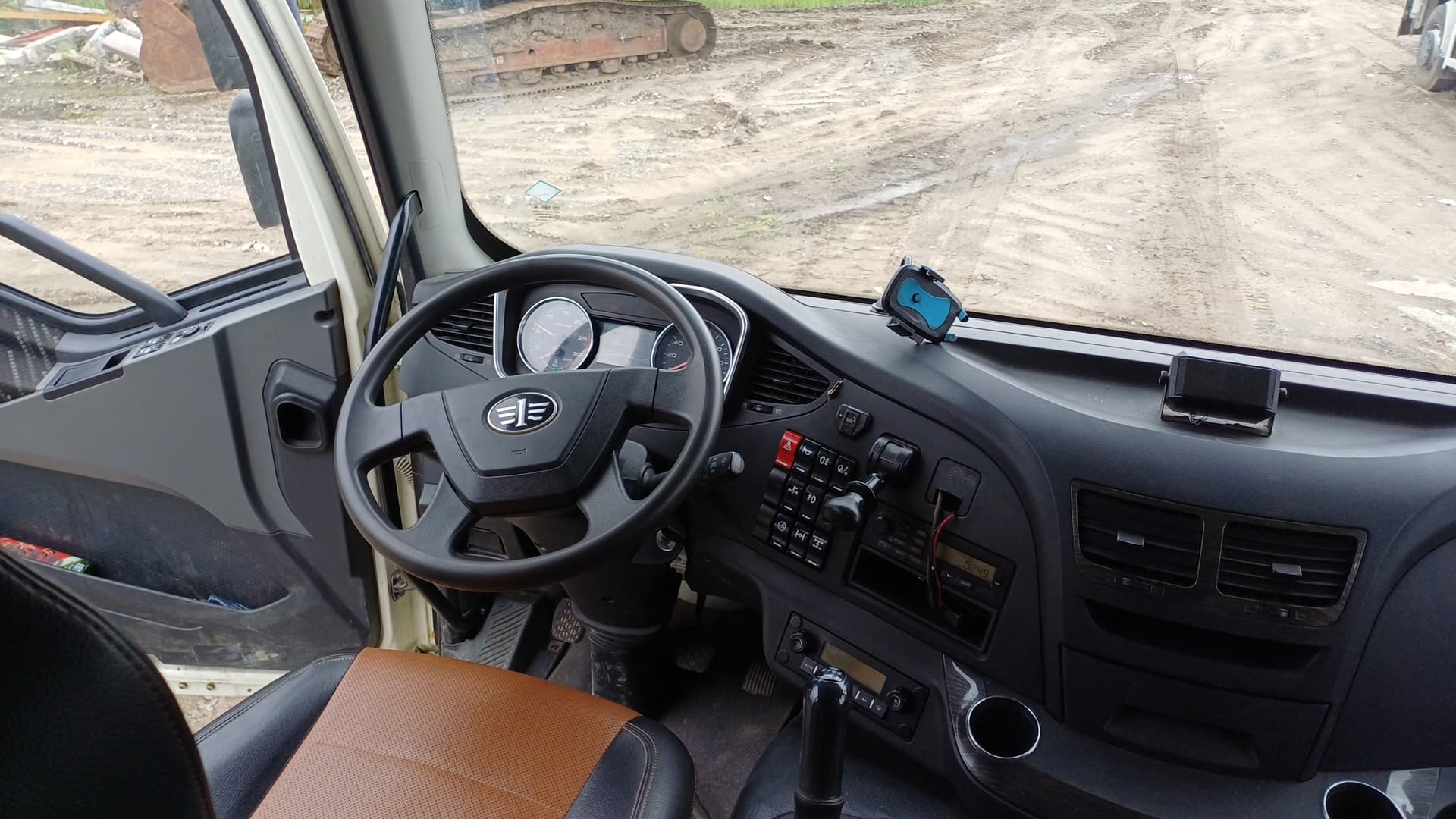 FAW CA 3250* 6x4 Самосвал - 5