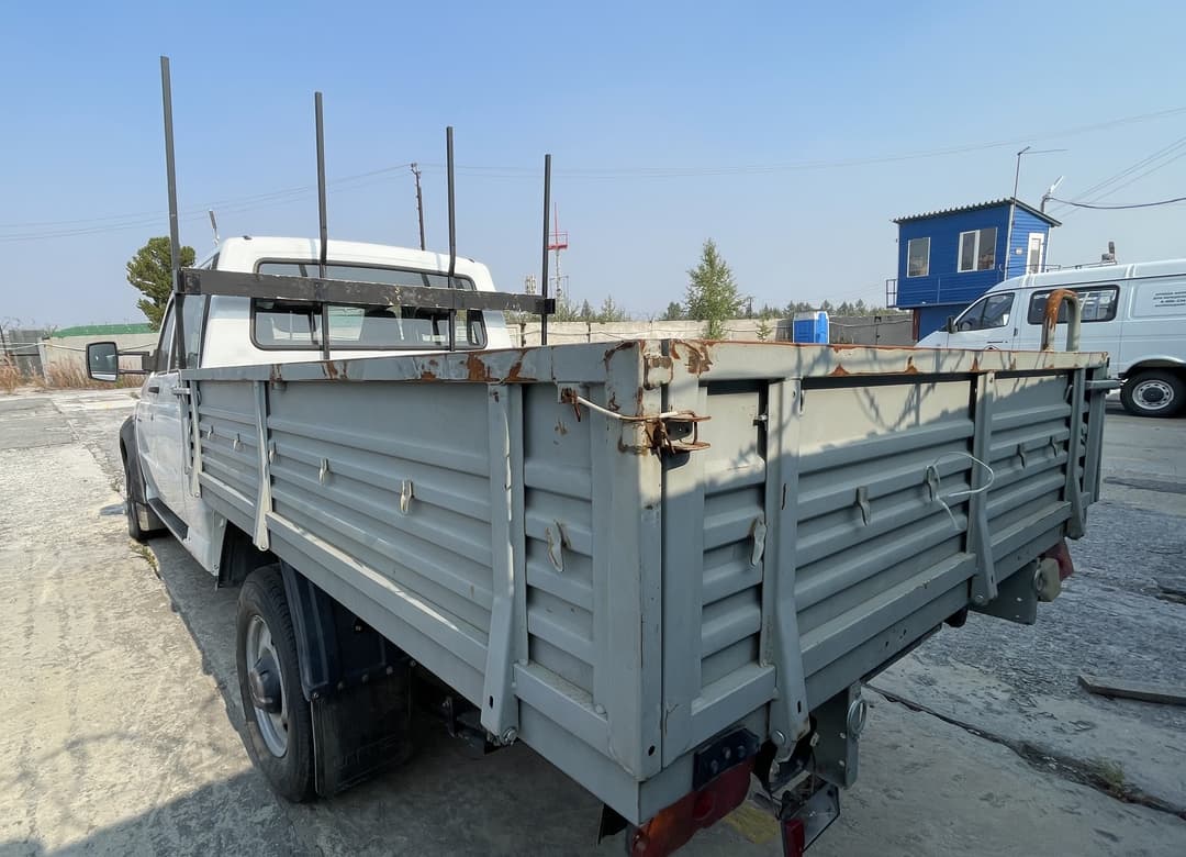 UAZ Profi - 4