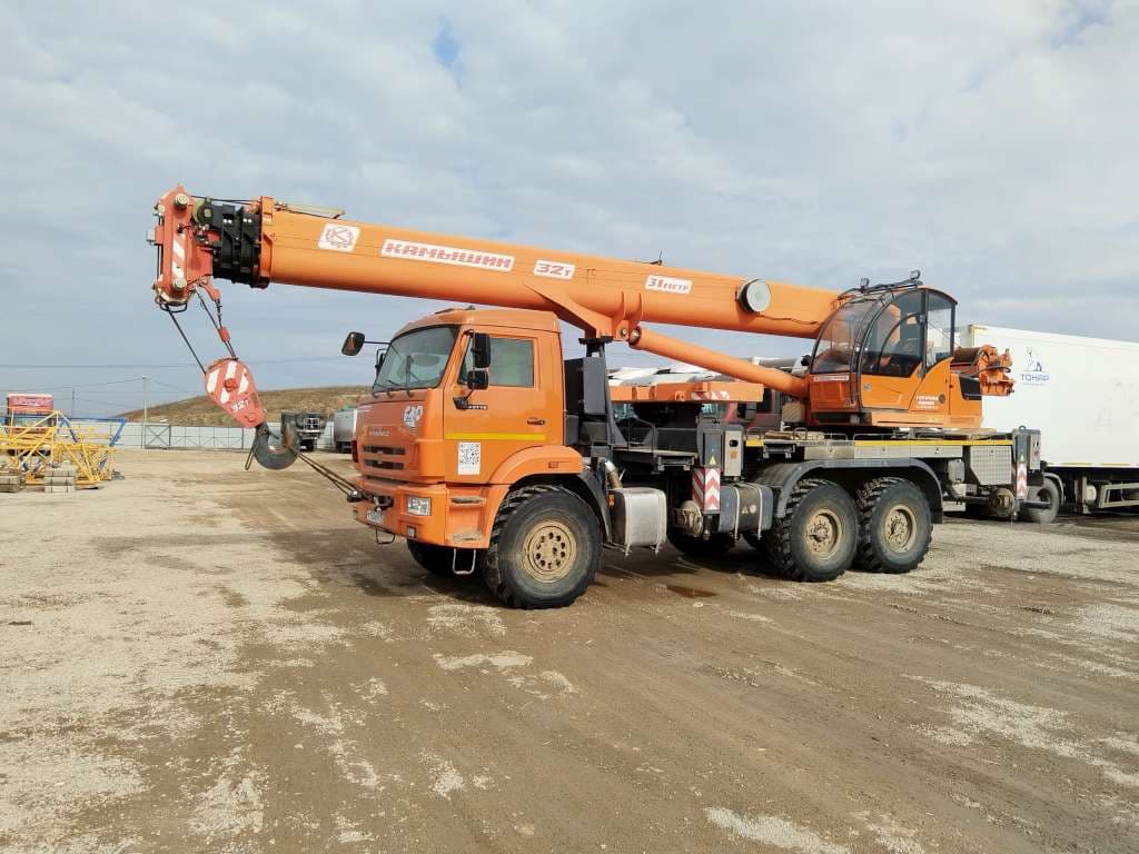 Камышинский Крановый Завод (Ккз) КС-55729 на шасси КамАЗ 43118 6x6 Автокран - 1