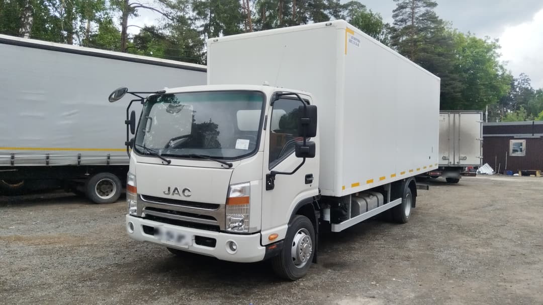 Меткомплекс JA11* на шасси JAC N90 4x2 Изотермический/рефрижератор - 1