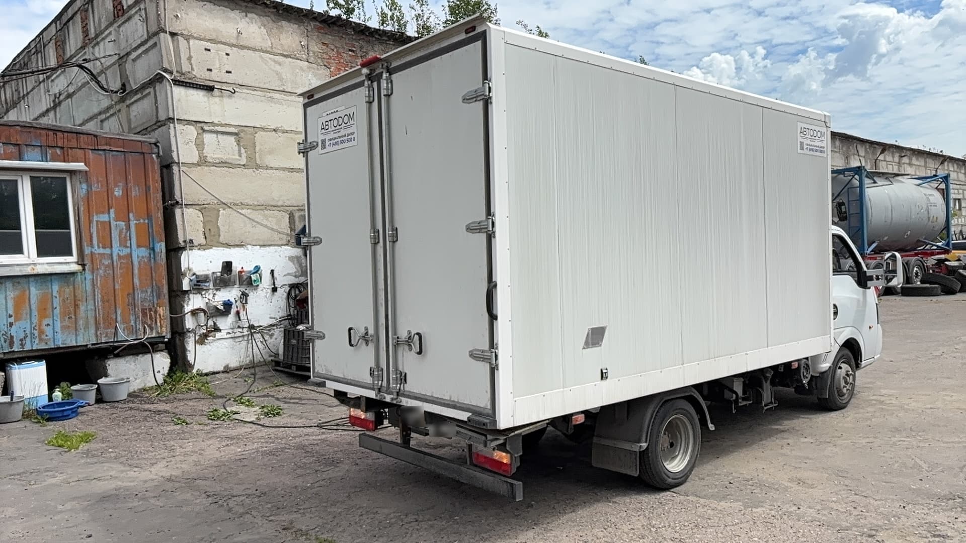 Спецмобиль-Нн 2818* на шасси JUNGFENG Q35L Изотермический/рефрижератор - 3
