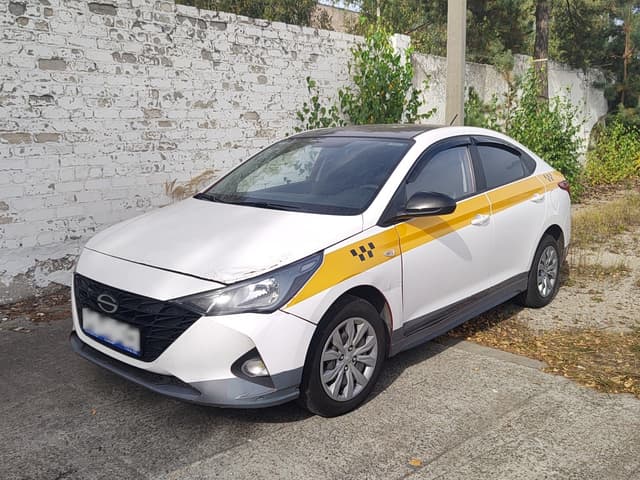 Hyundai Solaris - 1